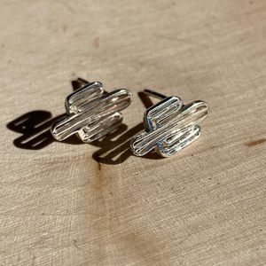 Sterling silver cactus earrings🌵💕
